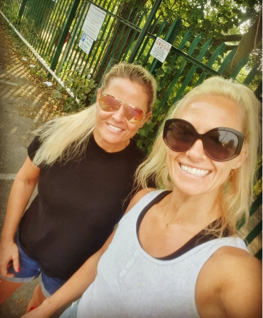 GilhamGremo's tweet image. Blinkin lovely way to kick off the crazy busy week ahead!! At least WE weren't the slightly odd looking ones out today @EllaBrocklebank 🤞🙏😳

#morningstomp #freshair #whilsttheworldsleeps #nonstopchatter #peoplewatching #friendship #coffee #riverswimmingpooches #exerciseandfun