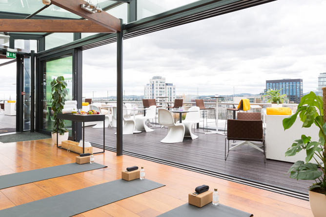 anantaradublin's tweet image. Yoga in the sky 🧘 
Nothing beats the feeling of taking a yoga class among the elements on our Rooftop on Saturday mornings. Join Dani for a 60 minute session from 08:30 - 09:30. 
Book: 086-8122847 | danisheilyoga@gmail.com 
#PlacesWeLove #MarkerMagic