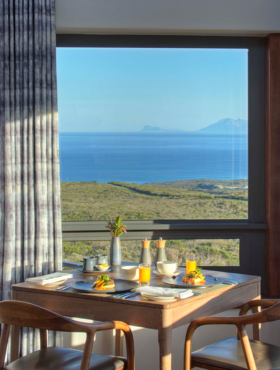 A good breakfast is the start of a good day on Grootbos!
Options of a healthy smoothie or our signature eggs benedict with the freshest eggs from our Growing the Future organic farm, are the perfect fuel for a full day of activities exploring the Grootbos Private Nature Reserve.