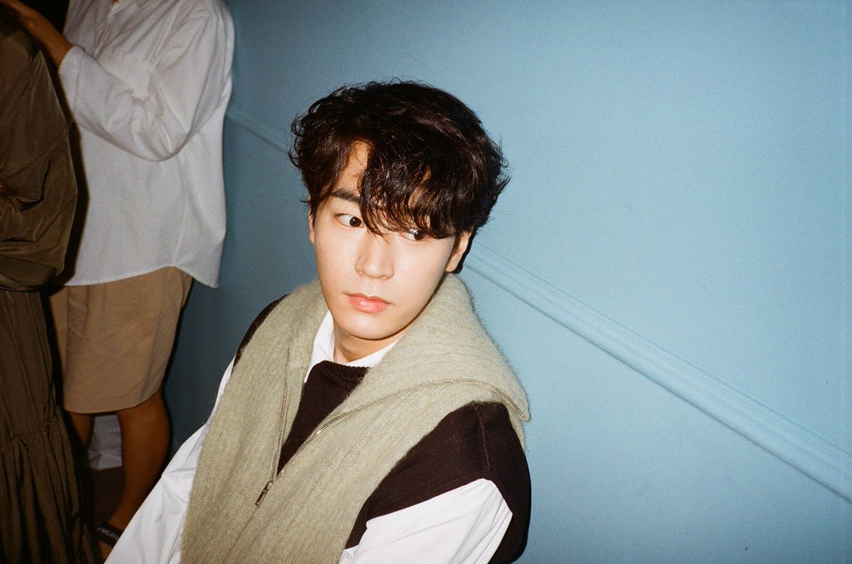 KNK_Fanpage's tweet photo. [TRANS] #SEOHAM 
"#싱글즈매거진 #SinglesMagazine #SinglesSeptemberIssue #SingleManLog" 
#KNK #크나큰 #서함 #박서함 #서함짱짱 #솸 https://t.co/9KcPr523Bq