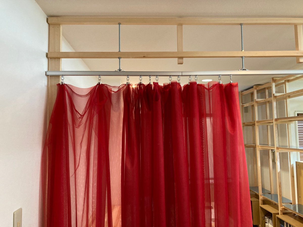 ArchitectsNof's tweet photo. 【cramming school in Seijo】
.
Assemble into a cubic lattice by each 30mm square Japanese red pines to putting new lights.
Layering organdy fabric and mesh fabric to create color atmosphere and depths suitable to zoning.
.
#architecture #design #interiordesign #interior https://t.co/SYVuF8jiw8