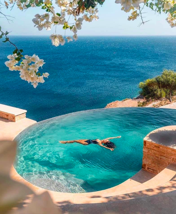 inspired_luxury's tweet photo. Just another case of the Monday blues...💙📸 @florina__toma @adrianbaias #greece #viewsfordays #inspiredescapes https://t.co/5rDg5qbPOq