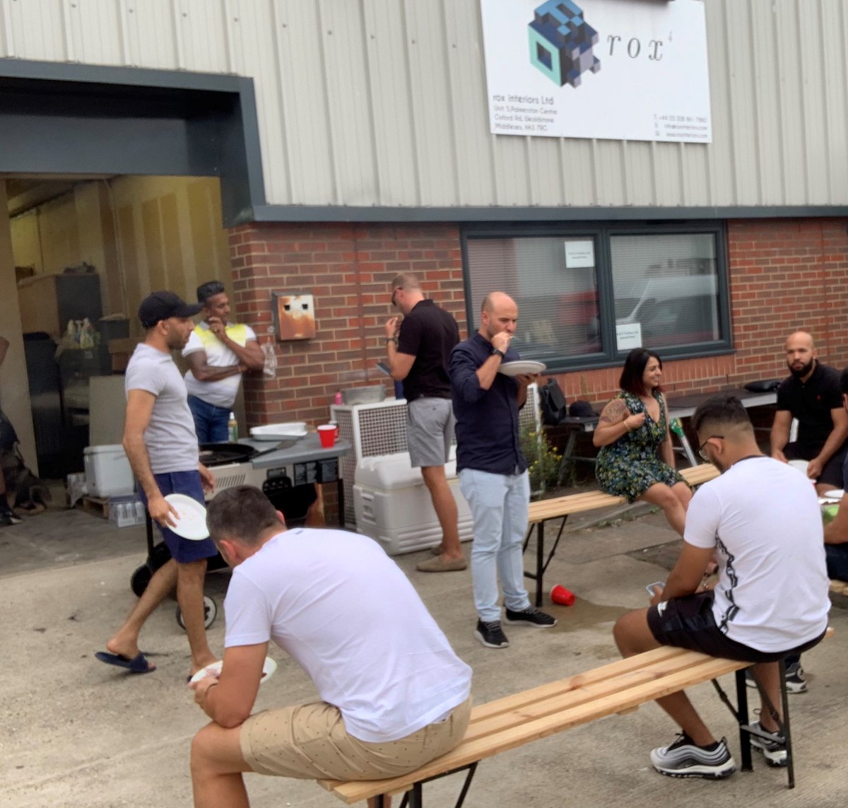 roxinteriors's tweet photo. Covid 19 did not stop the annual rox interiors bbq. Great company, delicious food, plenty of gin and all socially distanced!

#roxinteriors #specialistjoinery #wcfitout #officefitout #fitout #construction #bbq #ginandtonic #fridayfeeling https://t.co/GrZ9JpsBkz