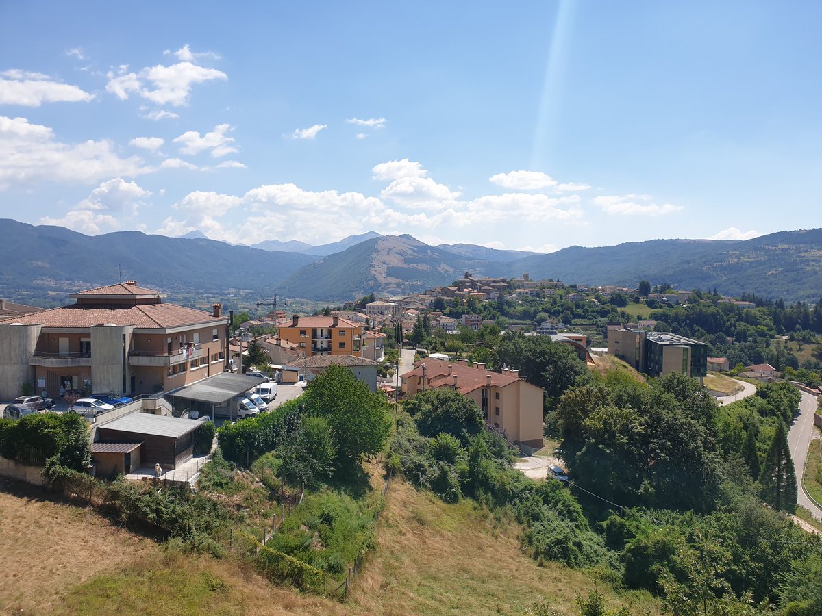 Gazebike's tweet photo. "OH FRECHETE, lo vedi Montereale" @francis_rojo_ ci sei x un giretto in bici questa settimana? 
Magari c'è anche @billobike giù per il piano de Marignano eh? https://t.co/6sNBVDmEiX