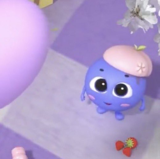 QCYNBLUEBOY's tweet photo. gege is here to ask y’all which song you prefer!!! sphinx or not me??? anyway have a good day everyone~ https://t.co/KGIMj1hU9l