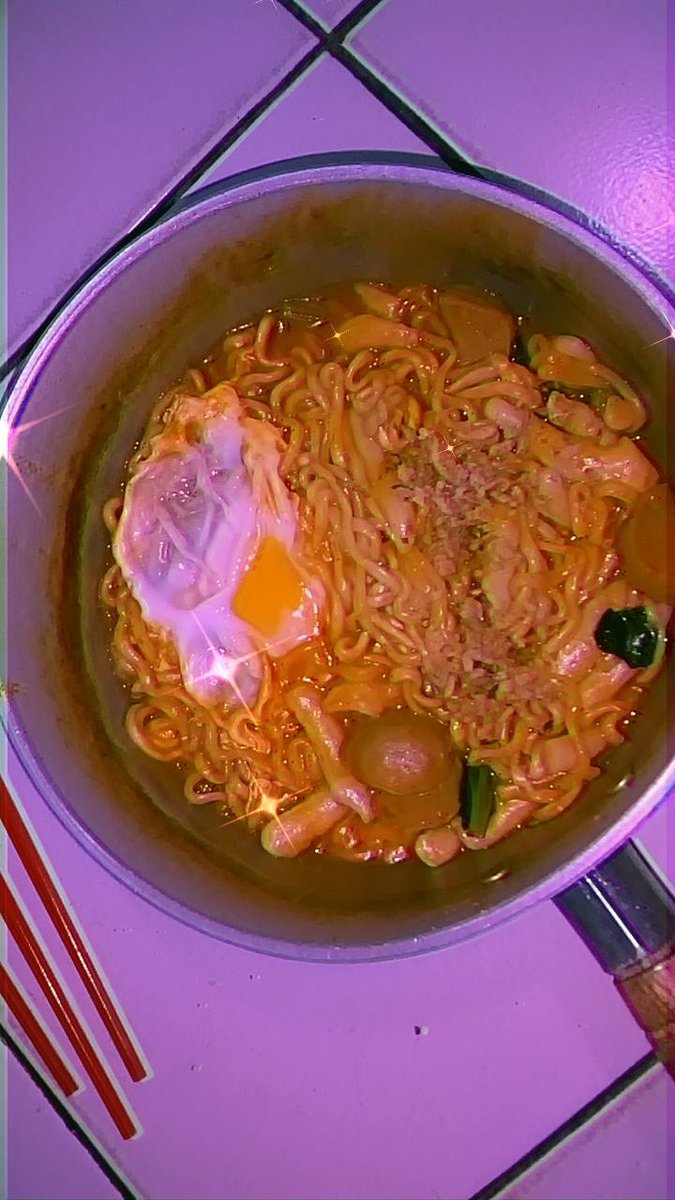 milkkuatt's tweet photo. Makan bor https://t.co/01E8uONyIe