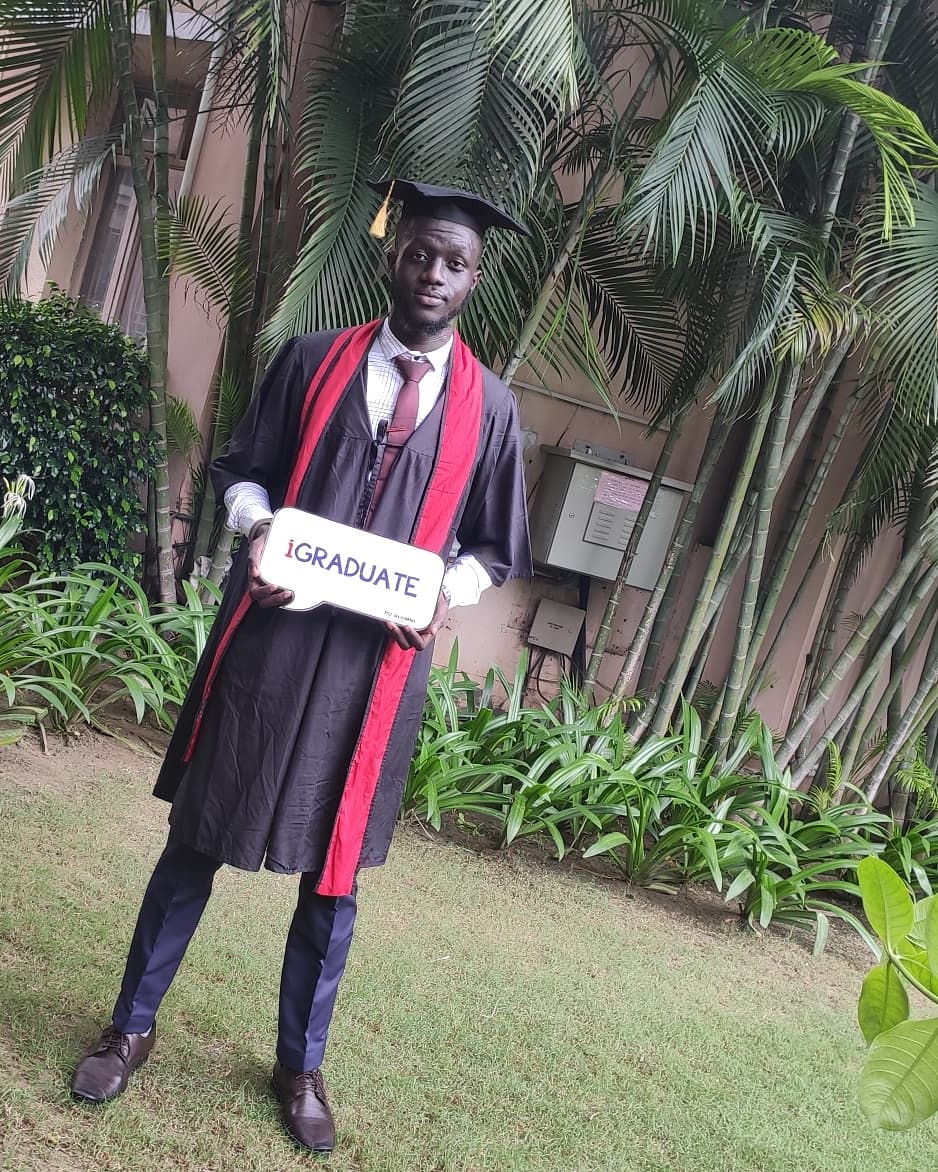 CSenghore's tweet photo. Alhamdoulilah 3× 🎓
I came a long way from scoring excellent grades in making Mum and Dad proud to now being a humble vibrant young man chasing his dreams💤 with utmost passion and determination.
Was it easy? No. Worth it? Absolutely!
.
.
. https://t.co/Zj3orgv6ec