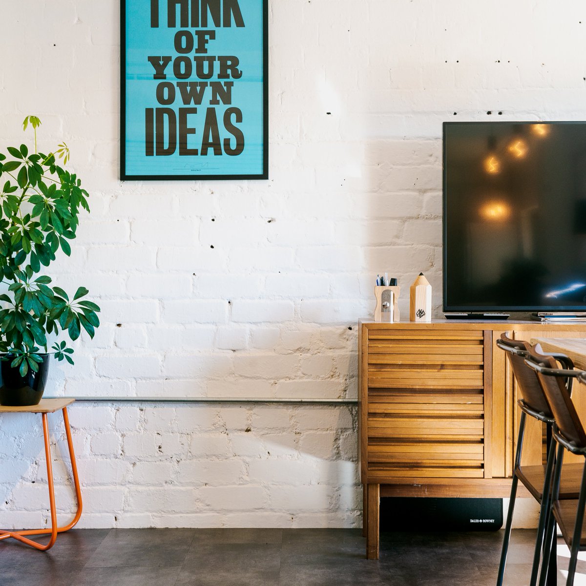 JasonFiasco's tweet image. Looking for a new self-contained studio space that's fully serviced? Our old studio is now available with professional cleaning included... #officespace #safeofficespace #studiospace
gumtree.com/p/commercial-p…