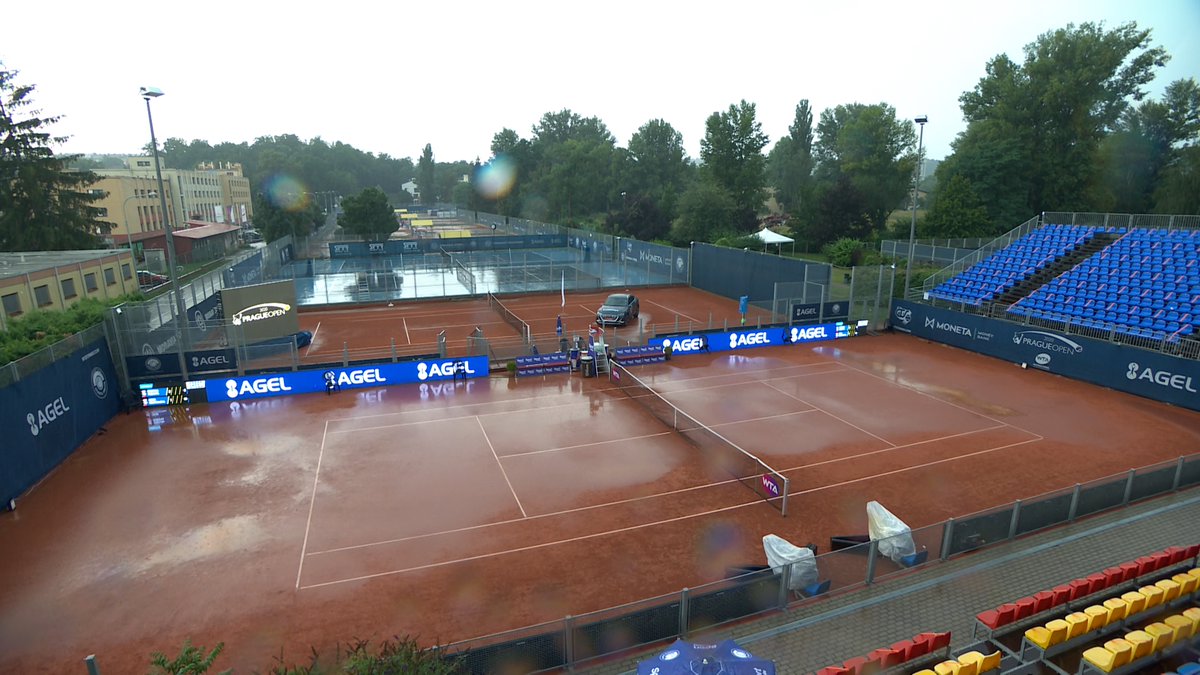 Stroppa_Del's tweet image. #getaroof is back trending