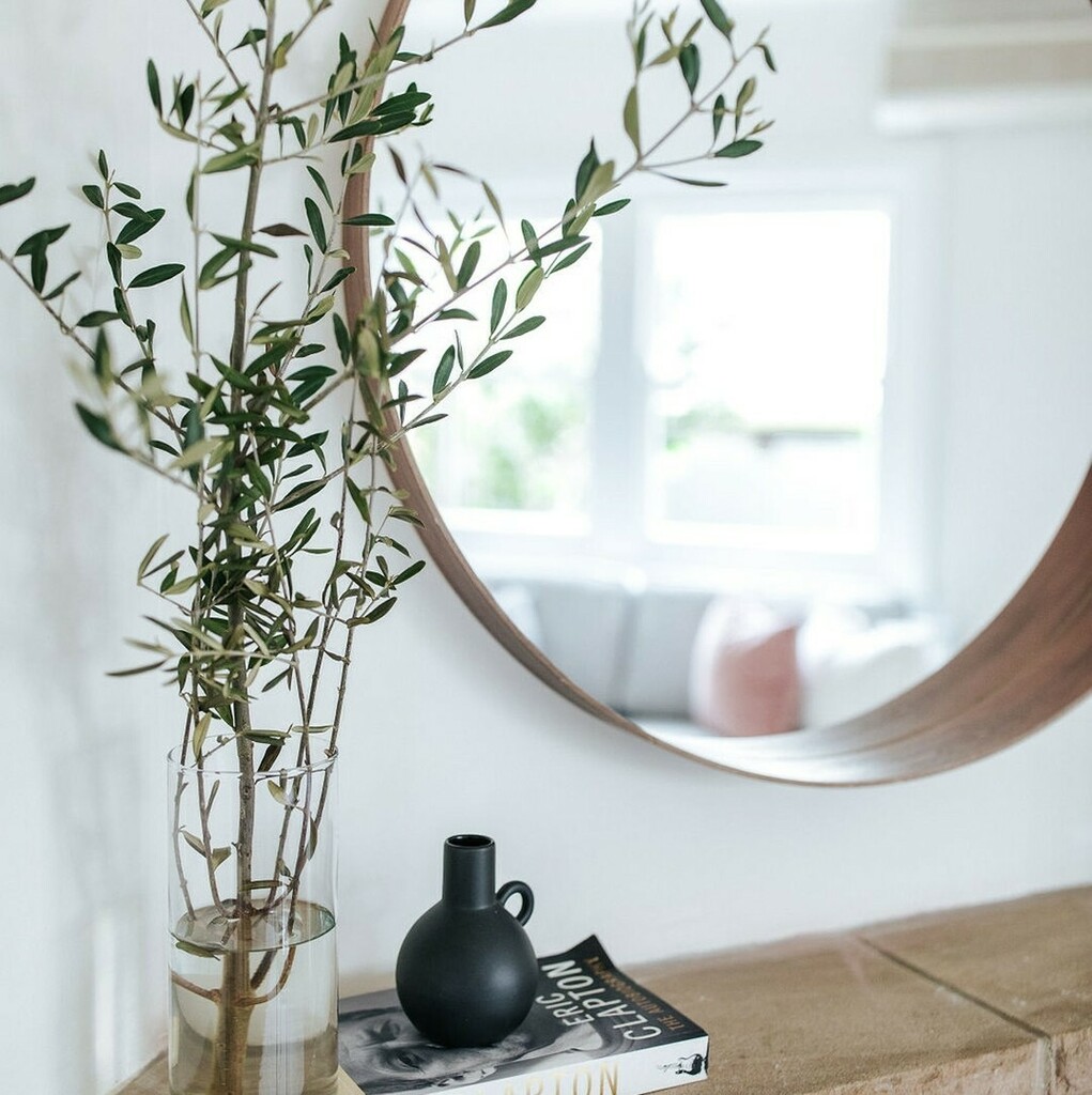 accentstyleco's tweet photo. LIGHT  When staging a property for sale - strategically placing mirrors makes a room appear brighter, lighter, and bigger.⁠
⁠
Recently Styled by @Accentstyleco - Sutherland. ⁠
⁠
⁠
#interiordesign #realestate #interiorstyling #interiors #home #homedecor #homestaging #inte… https://t.co/fNKa8qooBG