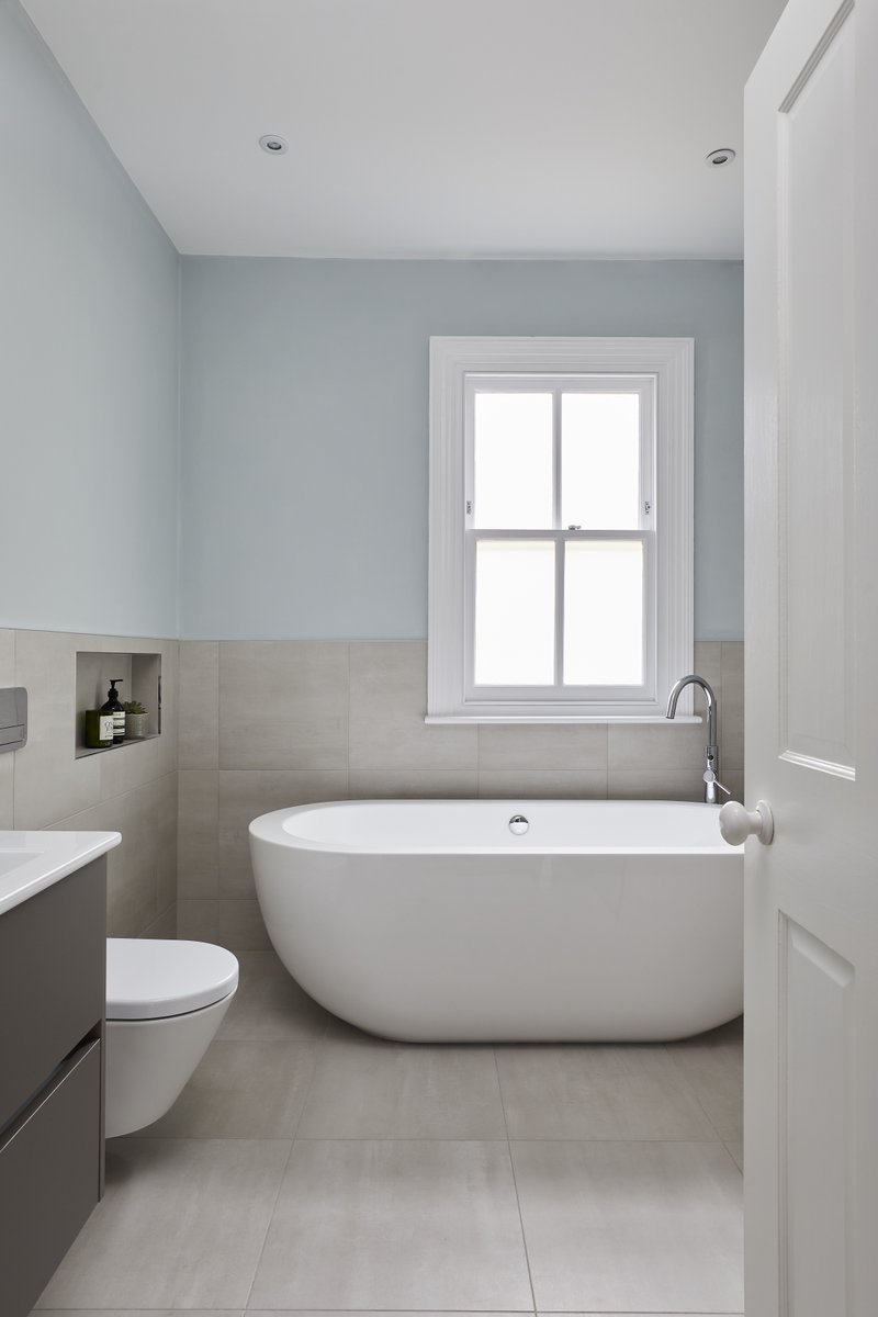KallumsBathroom's tweet photo. Sophisticated and elegant! Simple & clean finish! We love this shot looking into the bathroom through the doorway #putney #bathroomsesign #bathroominstallation #interiorstyling https://t.co/E4GbeIdA2U