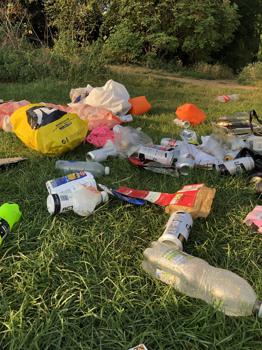 UKrubbishwalks's tweet photo. This is just a fraction of what was left in and beside the river #Gipping at Bramford Meadows near #Ipswich over the weekend. Presumably you go to a nice spot as it will be a lovely place to spend the day. Why would you then leave it trashed? #dontbeatosser #litter #litterlouts https://t.co/Qrt6rlgXCI