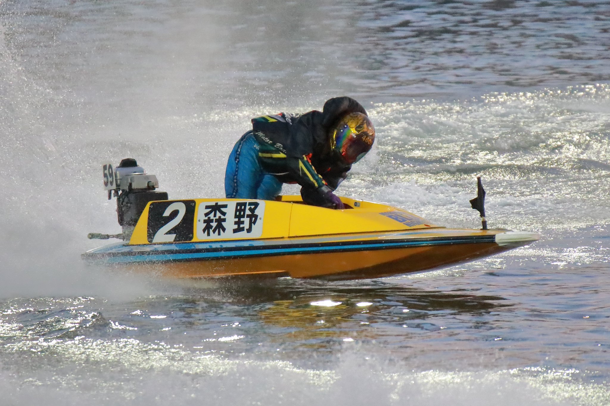 ボートレースまるがめ 公式 丸亀 マクール杯 2日目 今日3着2着とし 得点率を6 25に伸ばした森野正弘選手 見事ランクアップに成功したカメ 明日の準優勝戦もご期待くださいっ 夜の丸亀城を