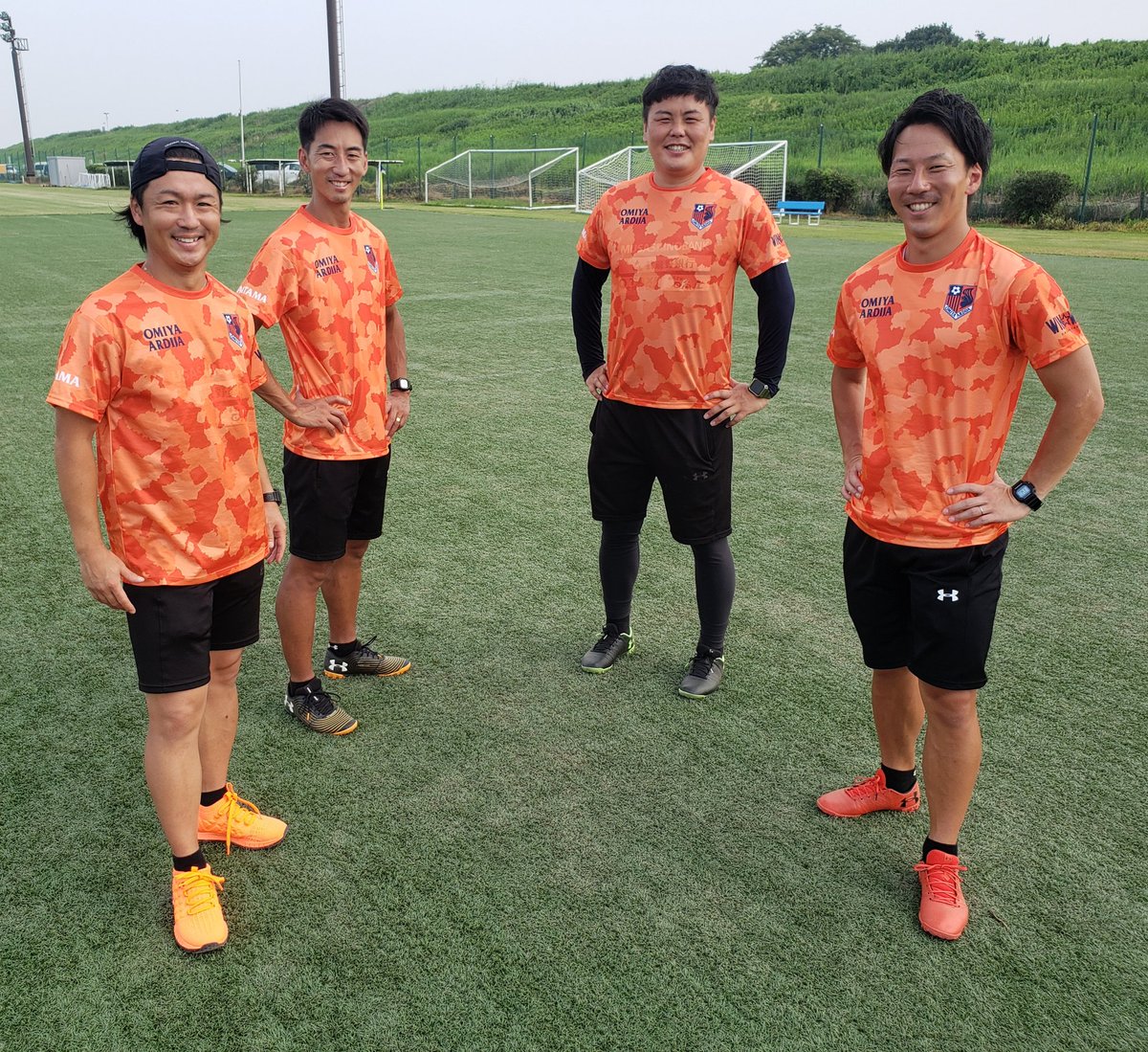 大宮アルディージャサッカースクール公式 Win Win Tシャツ応援大作戦 大宮をオレンジで染めよう スクールコーチ達もみんな応援tシャツ着てトップチームの勝利を願って応援してます 大宮アルディージャ Ardija Ntt東日本 Winwin応援大