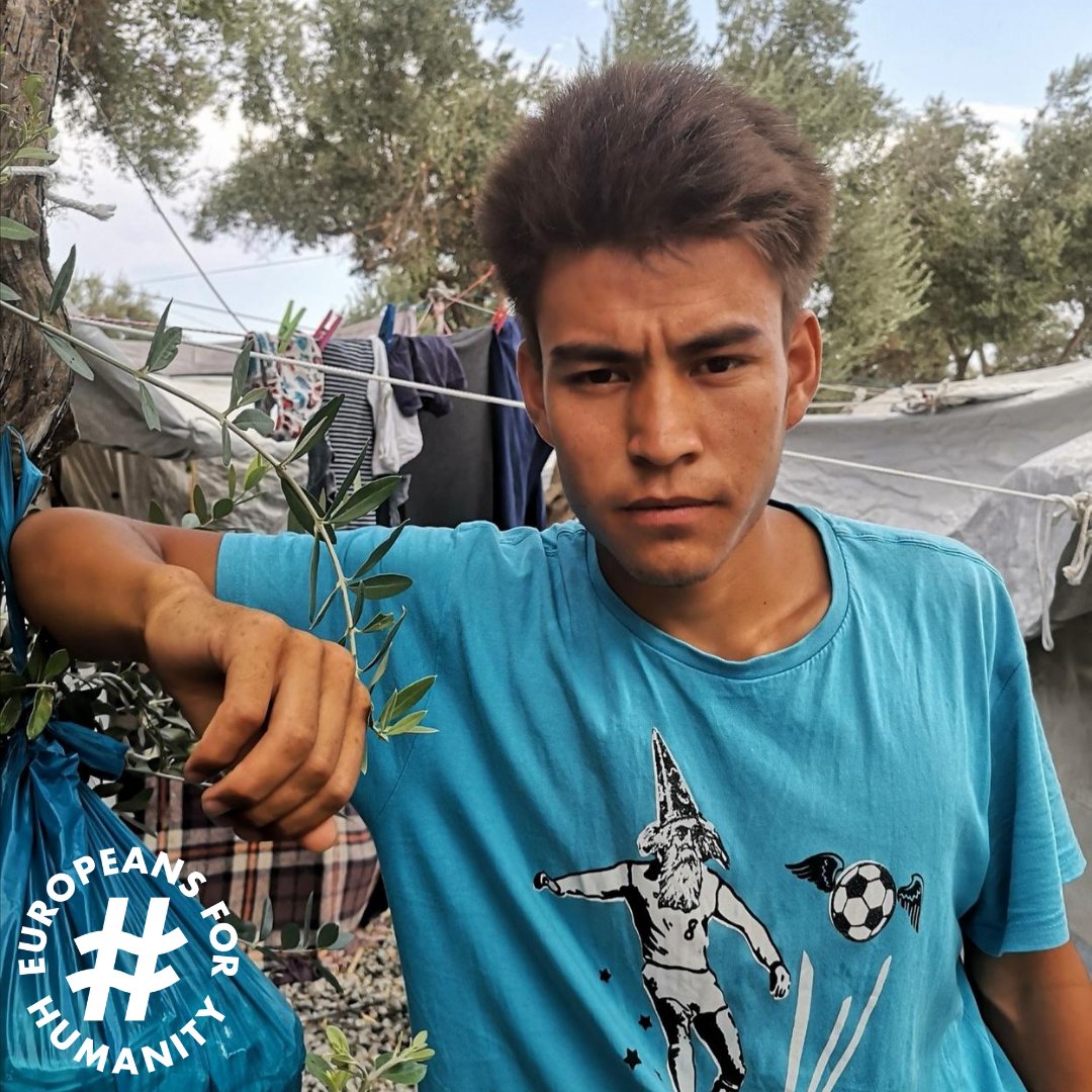 𝐘𝐨𝐮𝐧𝐠, 𝐃𝐢𝐬𝐩𝐥𝐚𝐜𝐞𝐝, 𝐇𝐮𝐦𝐚𝐧.

Mohammad Anwar, 25, Afghanistan 

“I want Europe to know that we are humans, with talents and dreams. All we need is a fair chance.”

#MoriaDreams
#EuropeansForHumanity