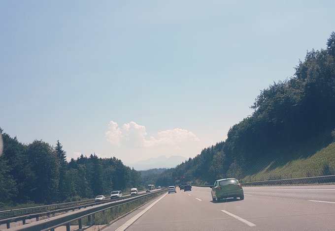 All packed up and on the road. 🚗 Hopefully I didn't forget anything important!  _____  Zum #labioslunes<a href="/tag/montagslaecheln"class="tags"><span>#montagslaecheln</span></a><a href="/tag/labioslunes"class="tags"><span>#labioslunes</span></a>
