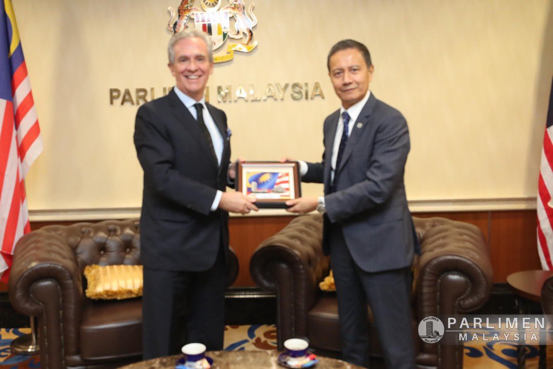 MYParlimen's tweet image. Kunjungan Hormat ke atas YB Datuk Azhar Azizan Harun, Yang di-Pertua Dewan Rakyat oleh  HE Ary Norton de Murat Quintella, Duta Besar Brazil ke Malaysia di Pejabat Yang di-Pertua Dewan Rakyat. (10/8/2020)

📷 Parlimen Malaysia | Adnan Khalip 

#ypdr
#dewanrakyat
#parlimenmalaysia