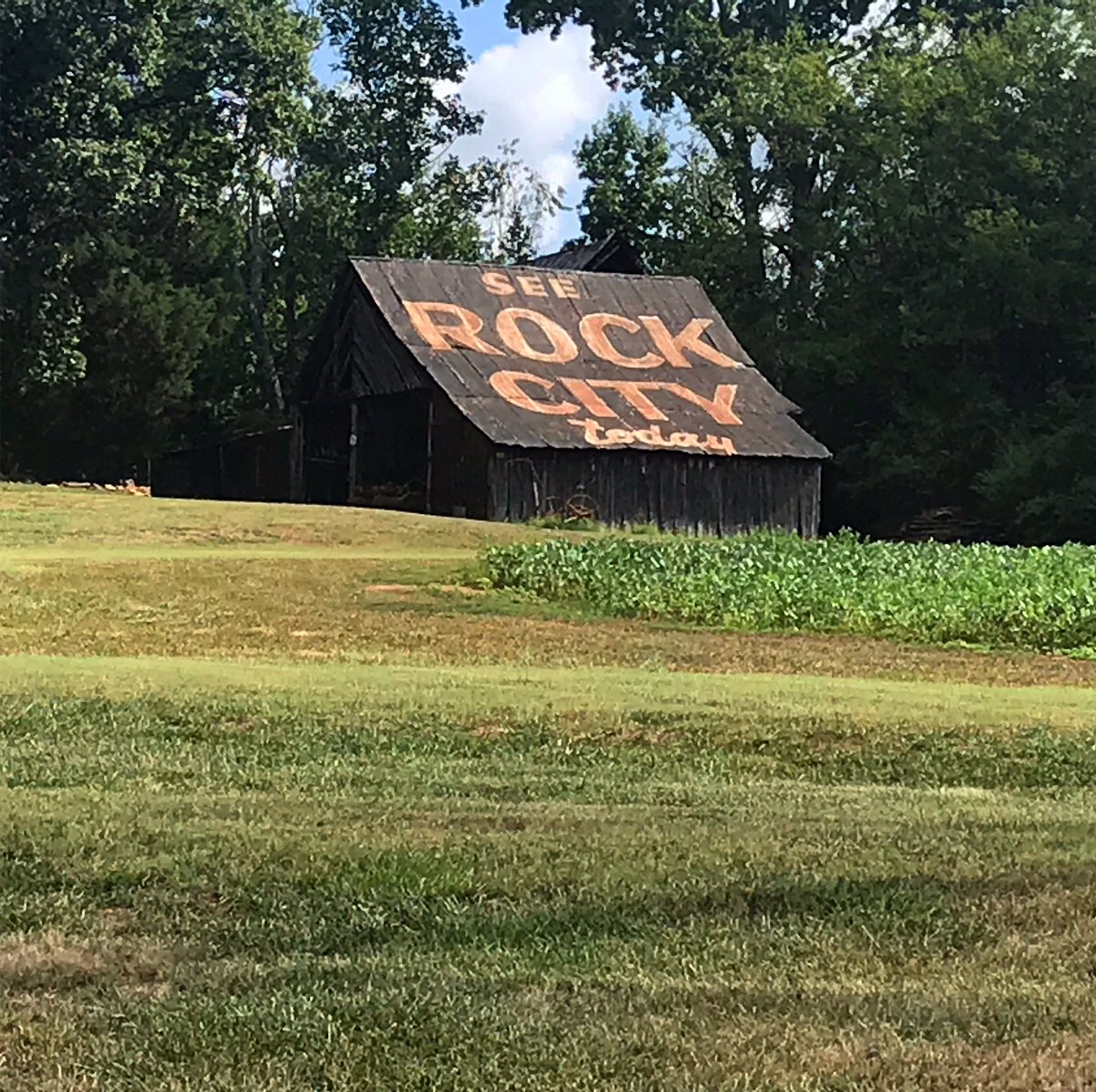 BiscuitsGA's tweet photo. Found this beauty near Rydal, Georgia. Rock City’s barn campaign was the most brilliant advertising move in history. #rurallife #seerockcity #gordoncountyga https://t.co/pnIM05bxCG