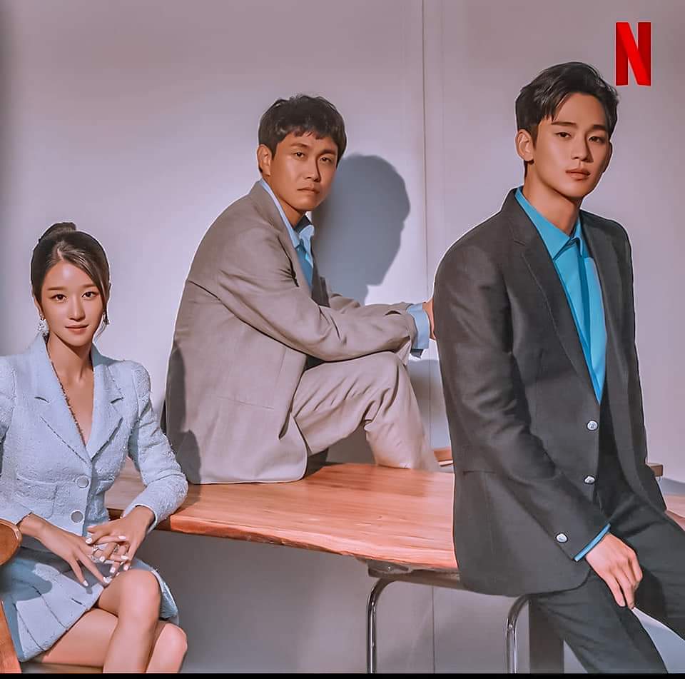 ggpocker's tweet photo. When i SAY BEST DRAMA AND SATISFYING ENDING 2020. This is what i mean 💯🥰

#ItaewonClass #CrashLandingonYou #TheKingEthernalMonarch #ItsOkayToNotBeOkay

I know y'all agree with me -ctto https://t.co/x50mU6exyX