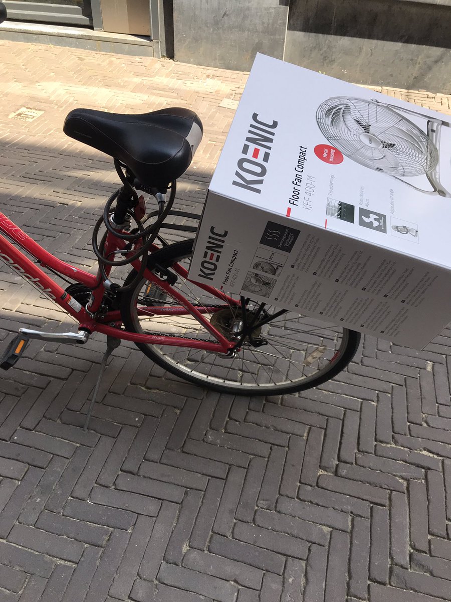 consumer_views's tweet photo. Just bought a large fan from @mediamarkt_nl but the cashier didn’t have a bag, couldn’t provide tape or rope to make a handle. Basically no customer service. Ga voortaan bij Amazon kopen #typischnederlands #geenservice #laatstekeer https://t.co/BqeKE1sioV