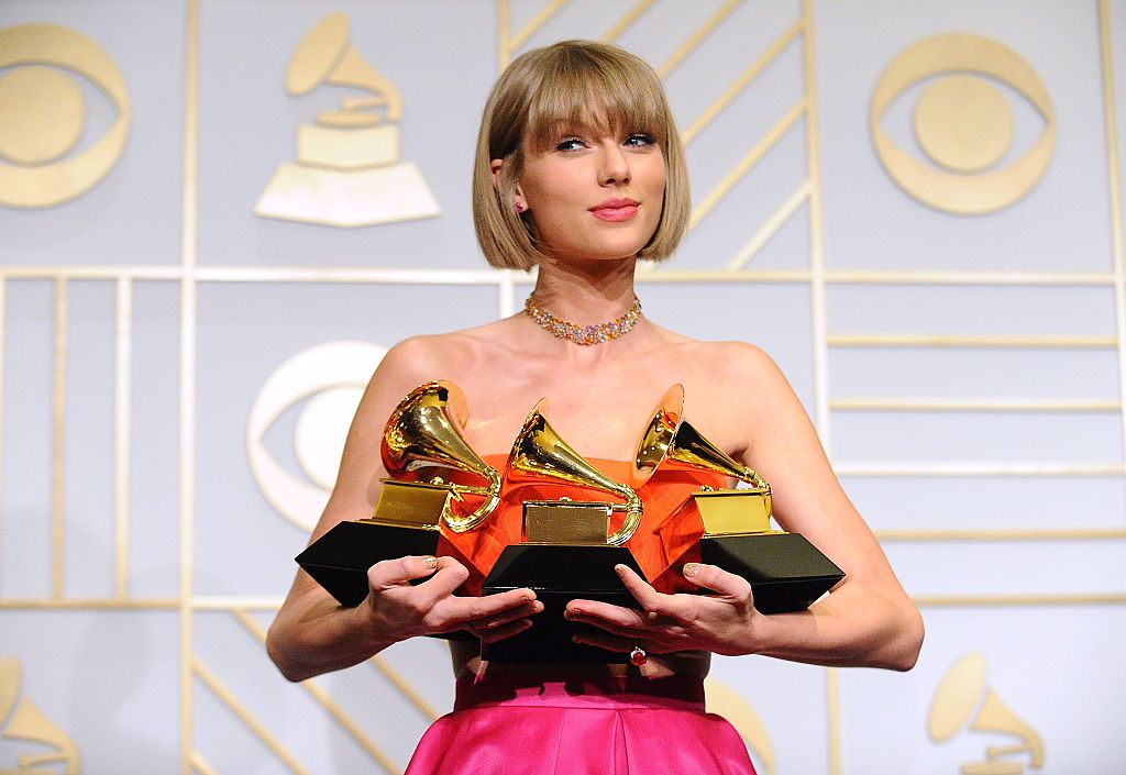 Grammy(scammy) 2016Album of the year Pop Vocal AlbumMusic Video