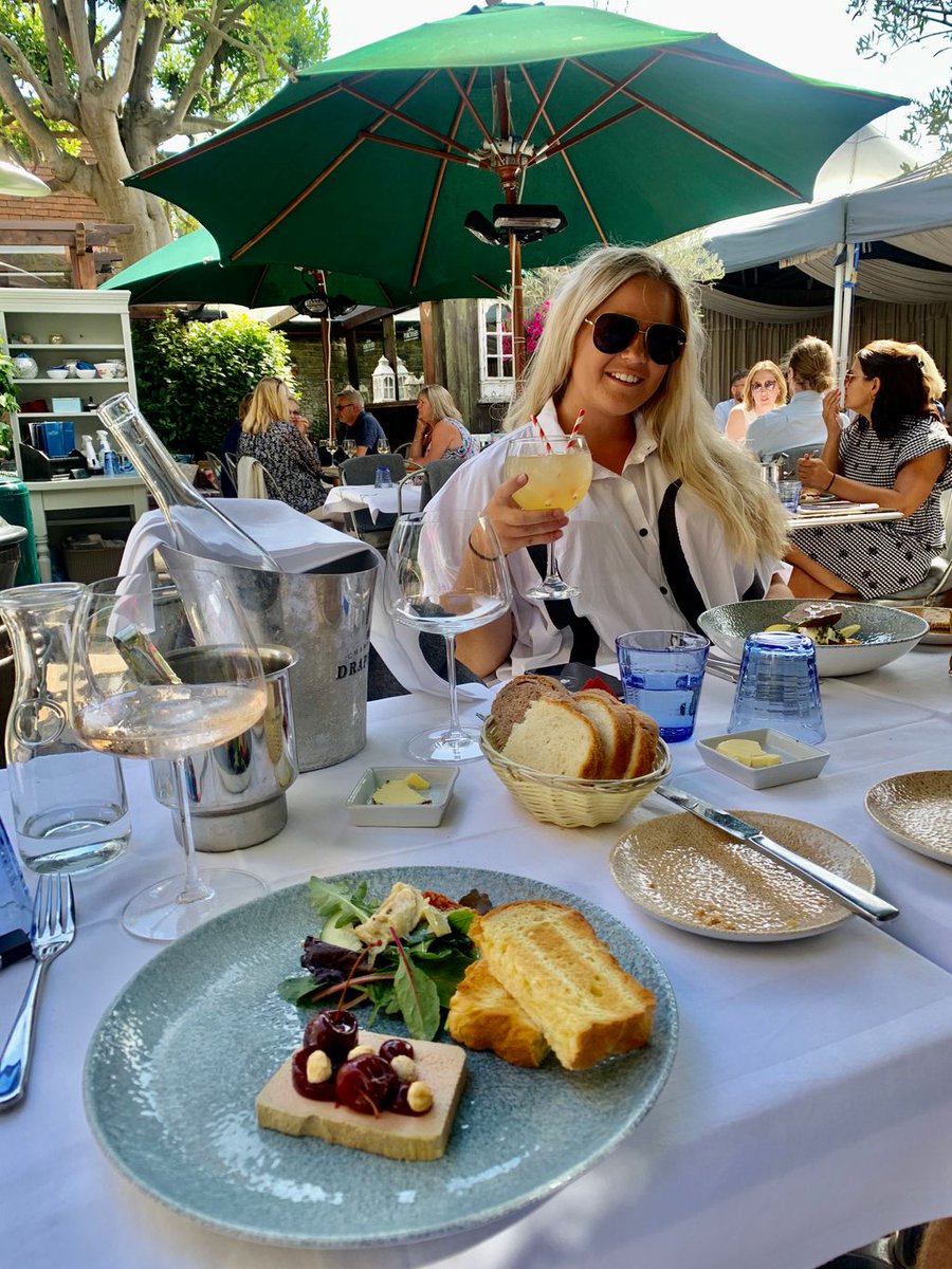 It's too hot for anyone to be working this week. Especially on a Monday!

Why not join this beauty for a bespoke cocktail, ice-cold glass of rose or both?

#MondayMotivation #GoodAfternoon #Chichester #MondayGoals #WestSussex #Restaurants