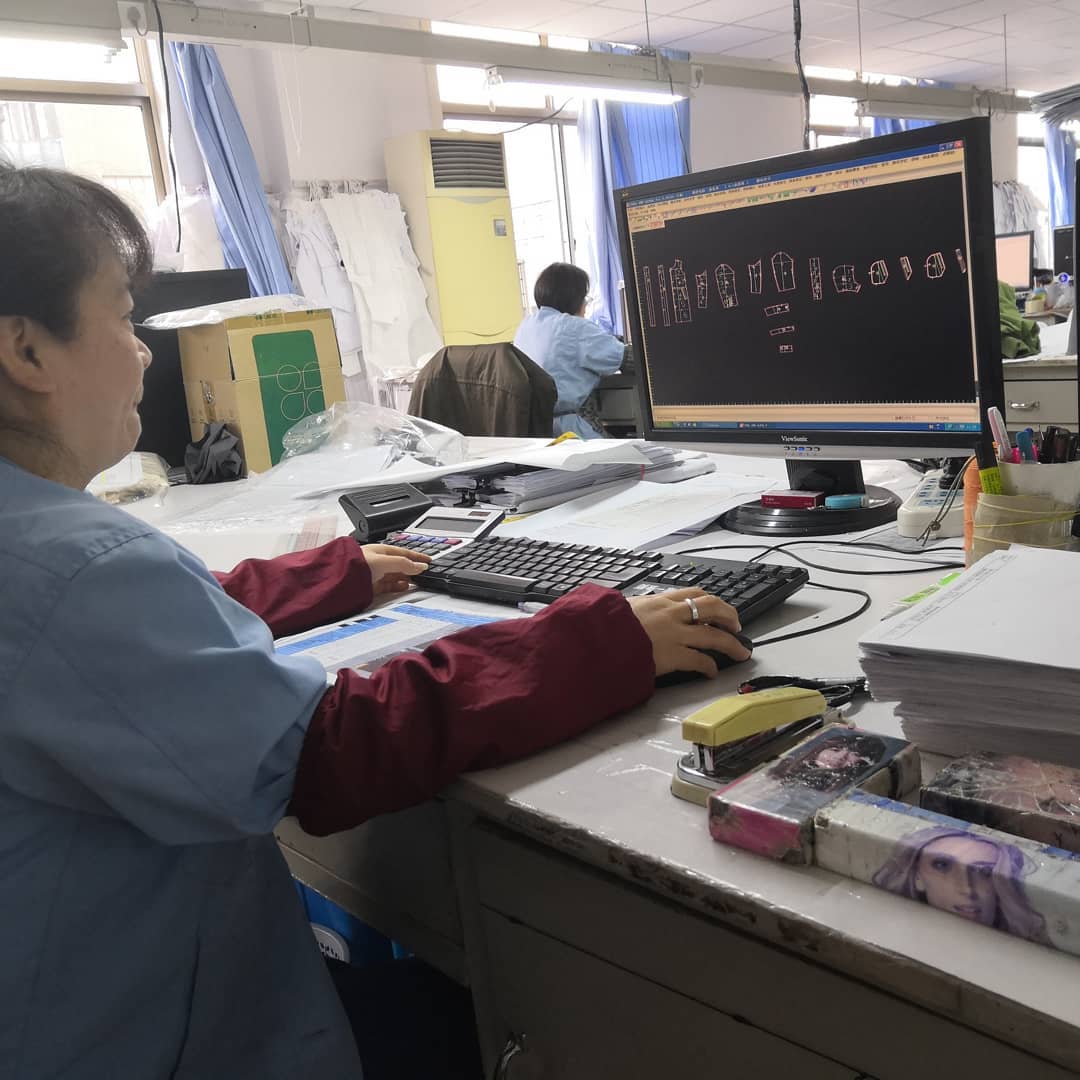 23 — This lady had computer training and told: “I cut out photos of famous singers and wrap them around the paper weights I use.” She was the only person to add something of her own style in that environment of icy efficiency.