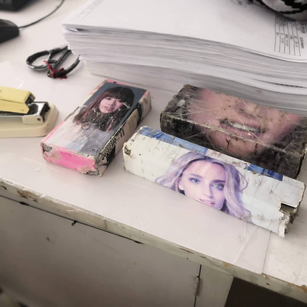 23 — This lady had computer training and told: “I cut out photos of famous singers and wrap them around the paper weights I use.” She was the only person to add something of her own style in that environment of icy efficiency.