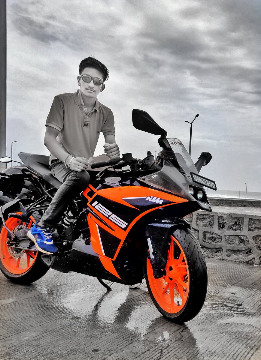 THESHIVA002's tweet photo. 🖤
#beinguncommon
#theshiva002
#ktmlover
#KTM https://t.co/LdYlOQeAAB
