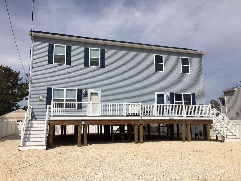 #LBI #vacationrental duplex Sept Oct weeks available.
39 W New Jersey Avenue, Beach Haven Terrace
Bedrooms: 3     Bathrooms: 2     Half: 1     
More info mancinirealty.com/rental.php?id=… Sleeps: 10 @mancinirealty1 #longbeachisland #Jerseyshore #jerseyshorefamilyvacation