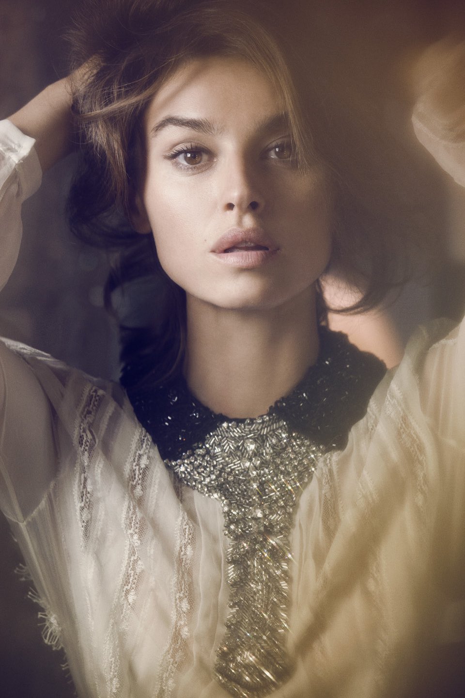 小町 Aoi Mano Comaachii こんばんは 瞳がグリーンもキレイですね 日本人でカラコンのブルーやグリーンの人がいますが やっぱり違和感が あれは何でなんでしょうね ステファニーさんキリッとした感じなのに笑顔が可愛いですね 南米は美女の宝庫