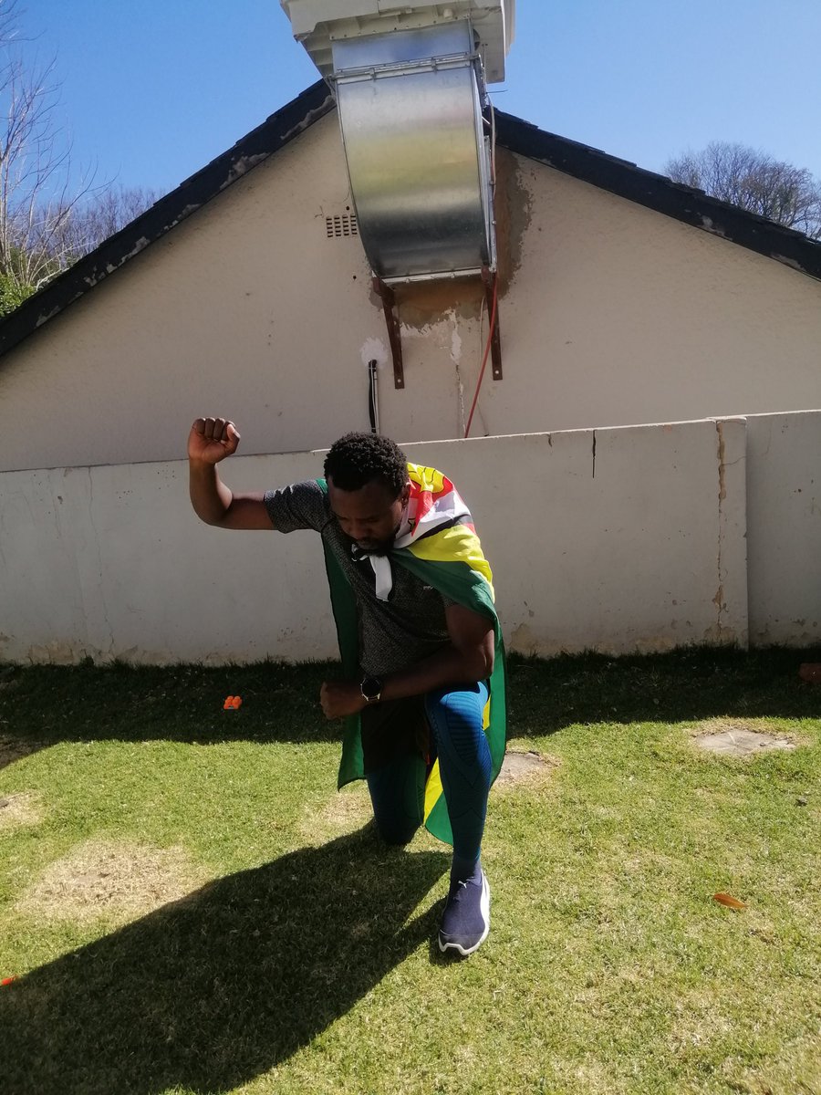 davwan's tweet photo. #ZimbabweanLivesMatter #SoloDemo https://t.co/CHsz6Fckal