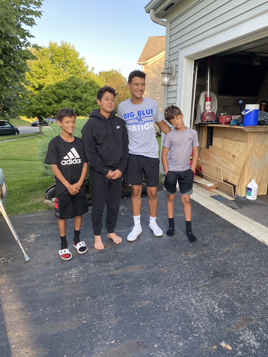 theone_73's tweet photo. Off to University of Kentucky!!! It’s move in day!!! https://t.co/qWKl3ggqv9