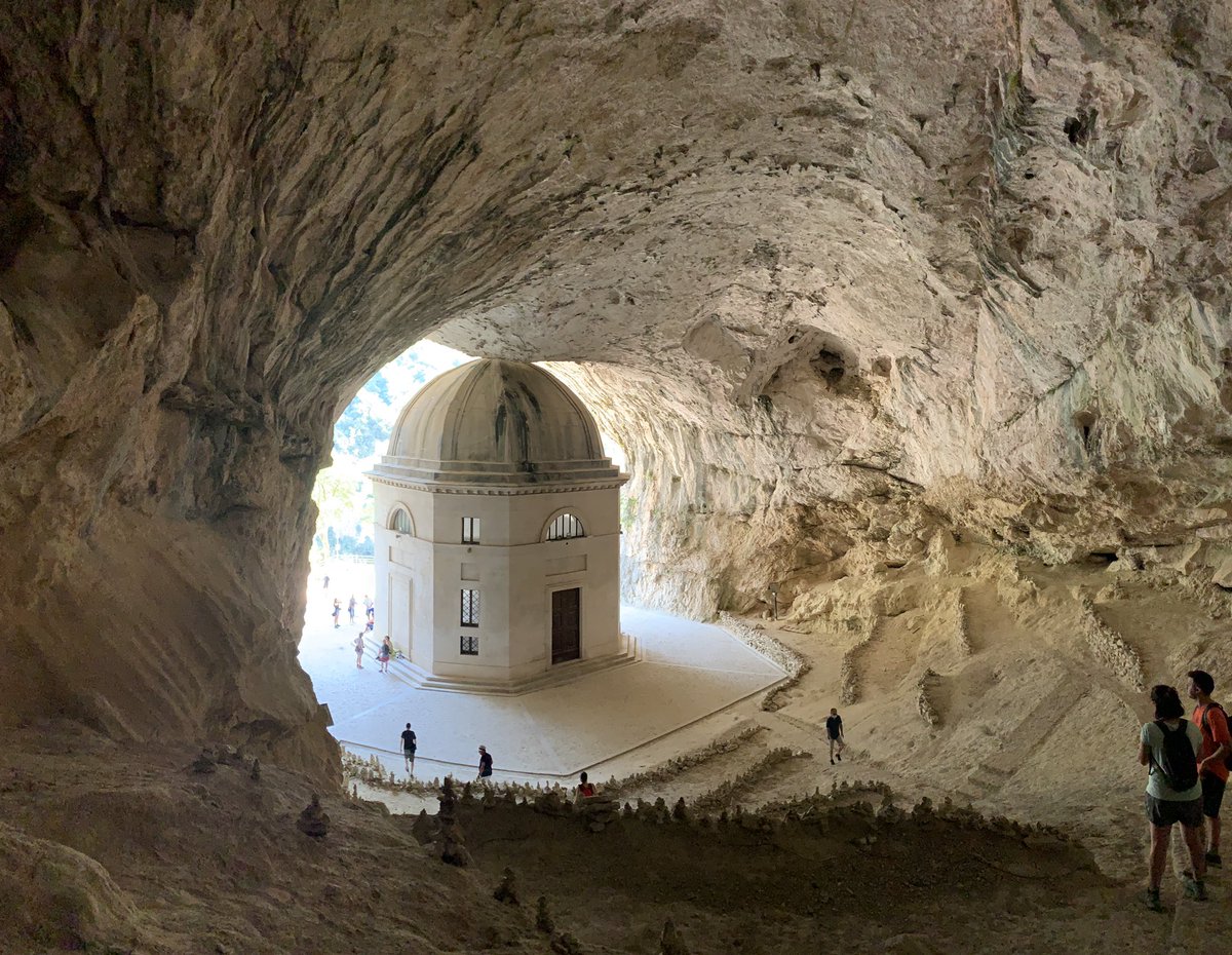 Tempio del Valadier

Venite nelle Marche 💙
