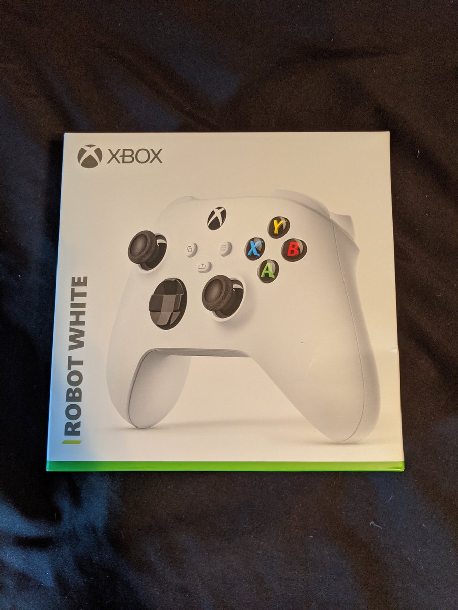 OldManGamer4's tweet photo. New xbox series X controller https://t.co/bbIDRERX2Z