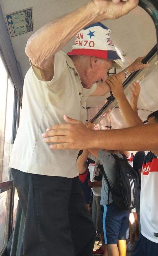 CuervosBr's tweet photo. Por aquellos que presenciaron y vivieron toda la historia. Por aquellos que aún cumplirán ese sueño... #SiALaLeyDeRezonificacion #JuntosPorLaRezonificación #JuntosPorLaRezonificacion #SanLorenzo #Boedo #VamoAVolver 🇱🇦 https://t.co/f3lcKnxtt8
