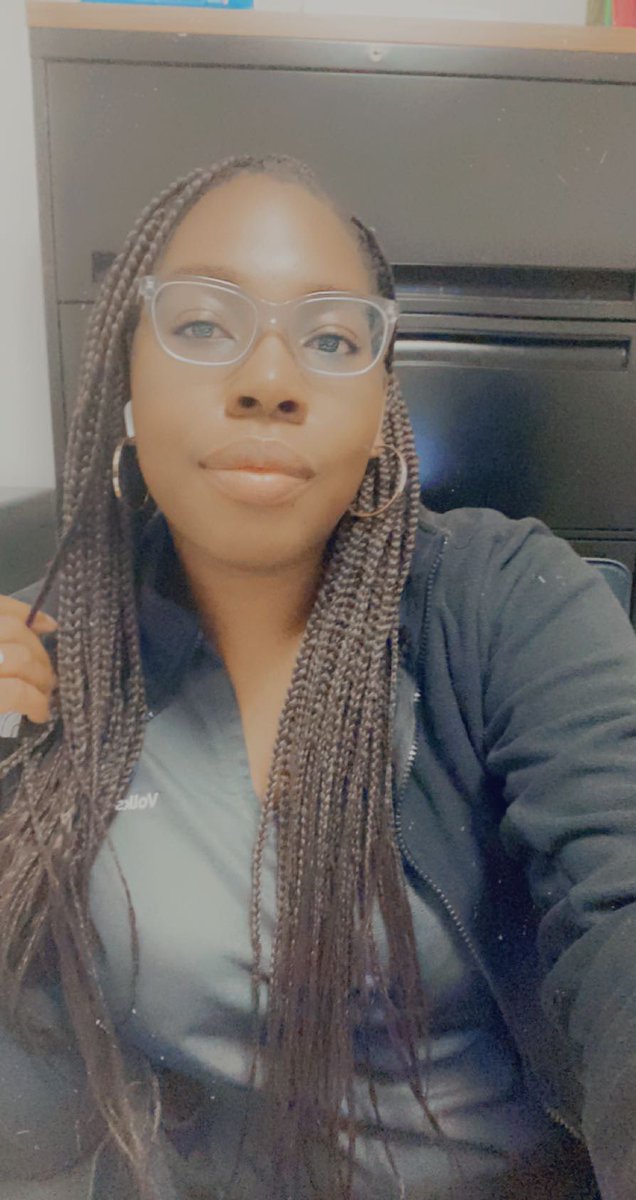 DearAlex_'s tweet image. Isn’t it crazy how all the features you hated growing up you love now 🤔 I remember being picked on for my lips being big and I love them now 😍