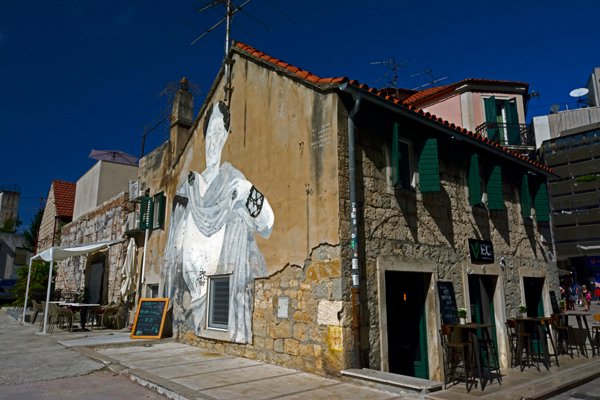 mmarkatos's tweet photo. A wall painting of Emperor Diocletian is a reminder that this was once an ancient Roman city.
Split, Croatia
https://t.co/fVOMfHpPex #diocletian #splitcroatia #visitsplit #visitsplitcroatia #split #splitforlife #photographybymariasavidis
#Croatia #CroatiaFullofLife https://t.co/dRuaxwwtGr