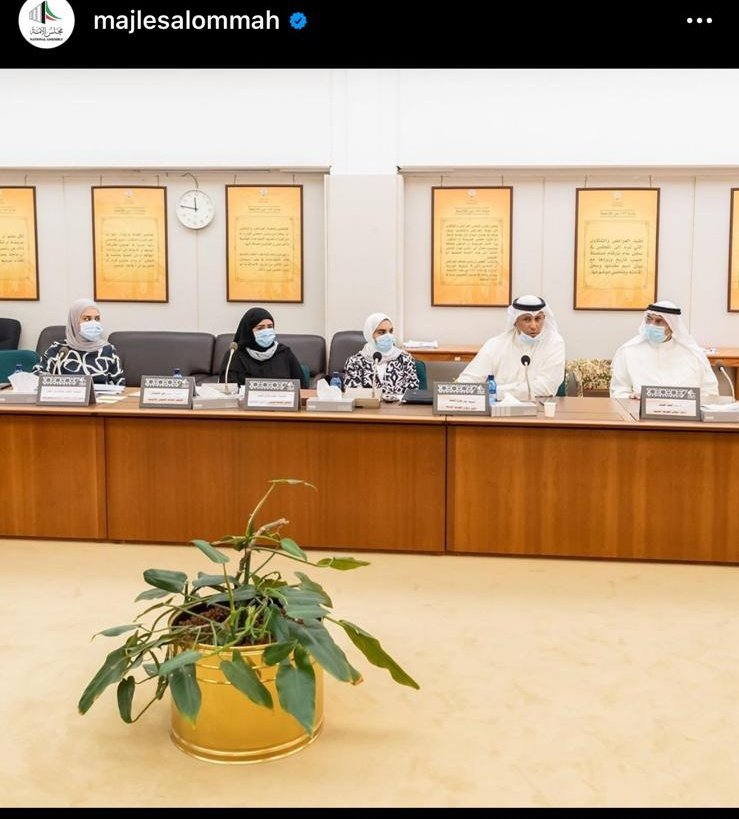 etg_kw's tweet photo. اجتمعنا اليوم مع ممثلي مجلس الخدمة المدنية بحضور كلاً رئيس الديوان ونائب الرئيس وبعض المدراء لدى لجنة الشكاوى والعرائض بناء على عريضة النقابة المقدمة بتاريخ ١٦/٩/٢٠١٩،وطالبت النقابة بتعديل قرار ١٦/٢٠١٩ حتى يشمل جميع الفئات المتضررة،وأكد بدر الحمد سيتم طرح الملف على طاولة المجلس. https://t.co/Qp5chm69se