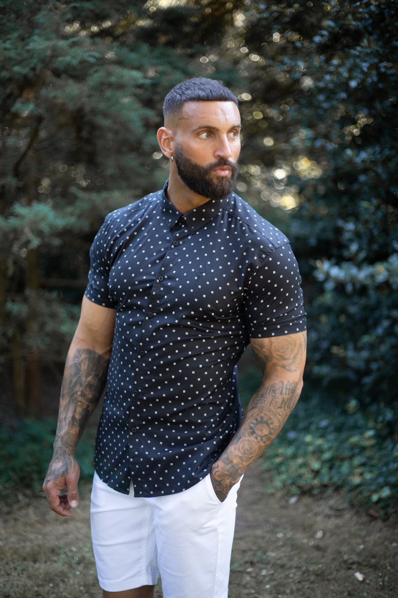 FatherSons_'s tweet photo. HUGE #Giveaway [£500 Spend] 🎁

Simply follow @FatherSons_ &amp; RT to enter.

Winner chosen Sunday.

https://t.co/kdnpLDBxGg https://t.co/b05KuTj1Op