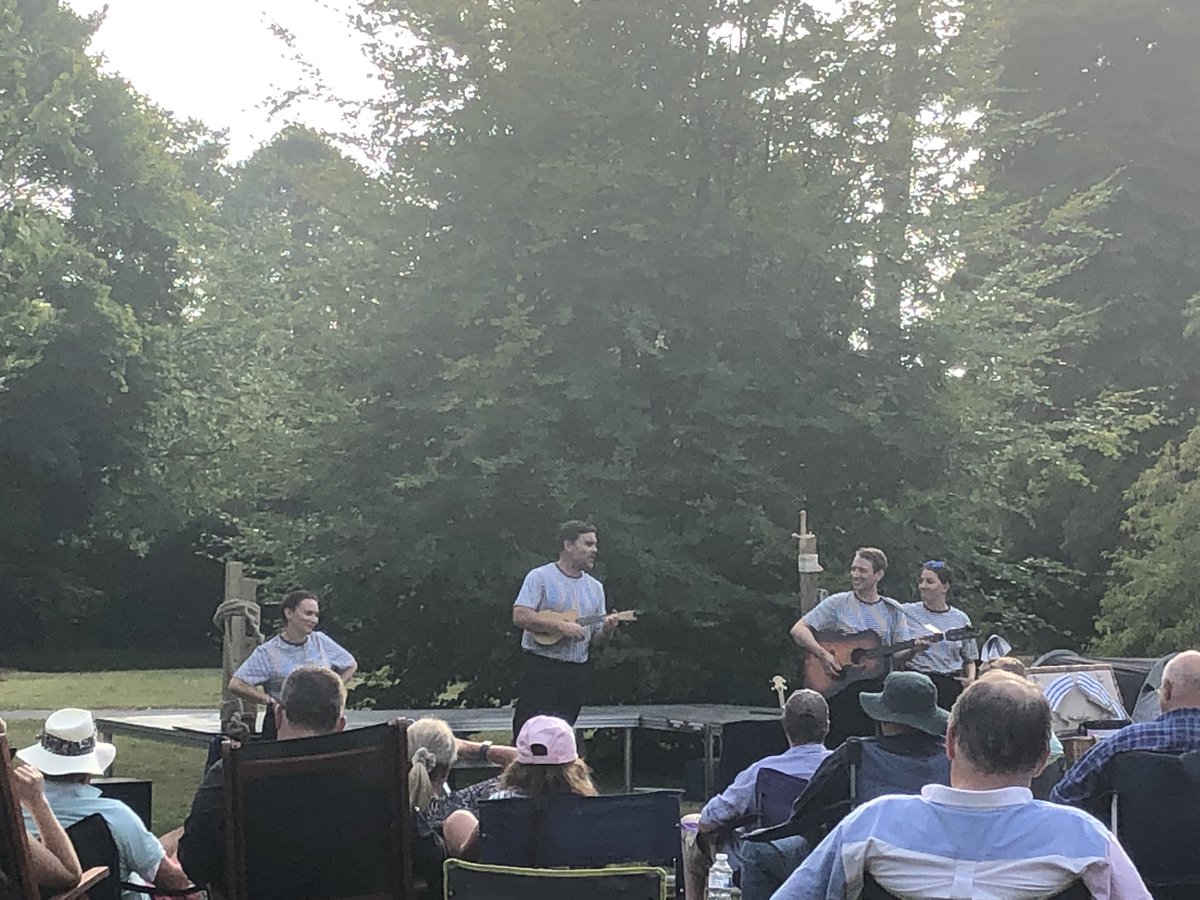 annelcurry's tweet image. Am sending best wishes for you all, my son started a degree in Scriptwriting and Performance last Sept too. Little glimmers of hope as @_bridgetheatre reopening soon, and last night we saw an open-air #TwelfthNight by @ThePantaloons #BringBackArts