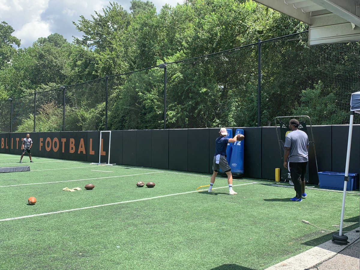 <a href="/stockton_13/">Lane Stockton</a> and <a href="/dewangodfrey_/">Dewan “Bam” Godfrey</a> putting that work in this afternoon before <a href="/Football_TMHS/">TMHS Football</a> practice!! #wildcats <a href="/FiveStarGQB/">#TheFACTORY🏭</a> <a href="/footwork_king1/">Footwork_King</a>