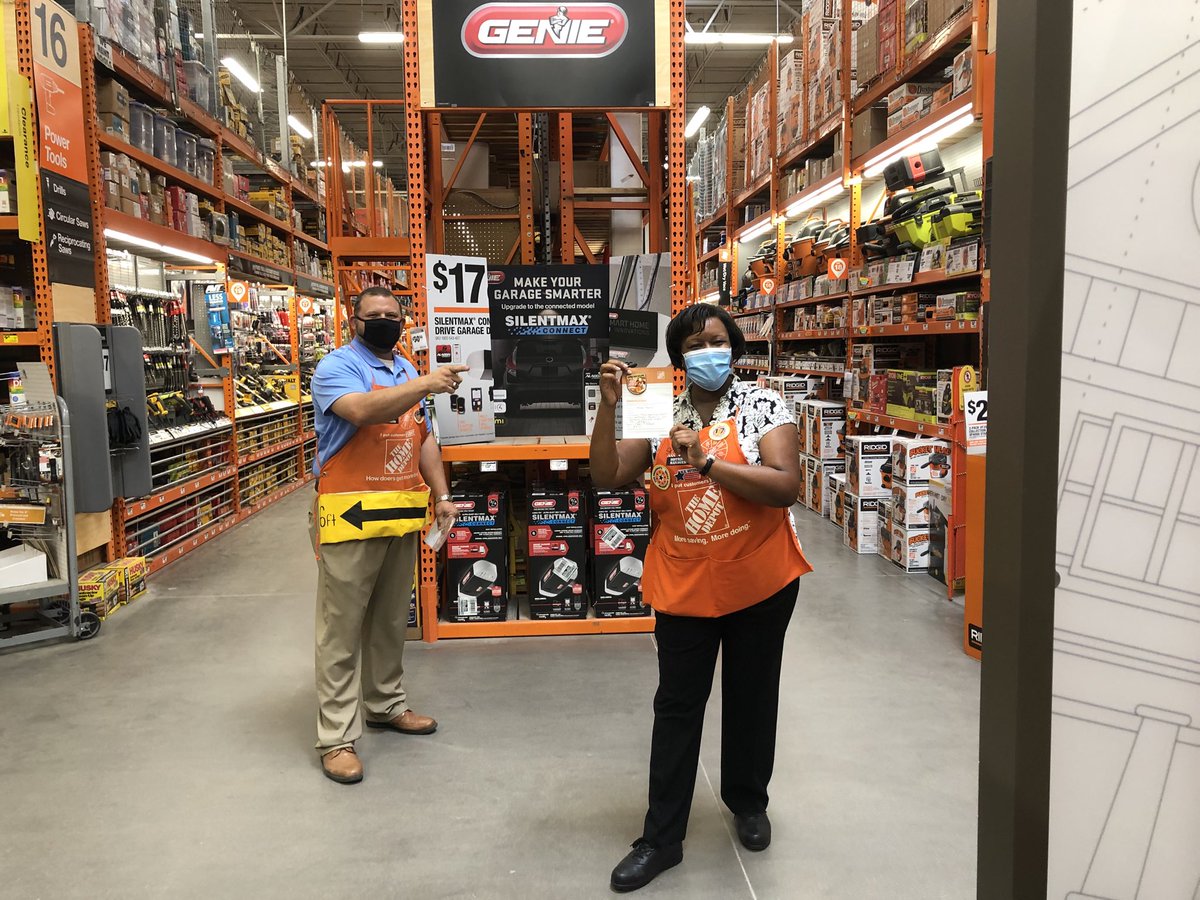 Some well deserved recognition for SHERRE from store 6515 for always growing the business and keeping us current on company initiatives. ⁦@SherreMaclin⁩