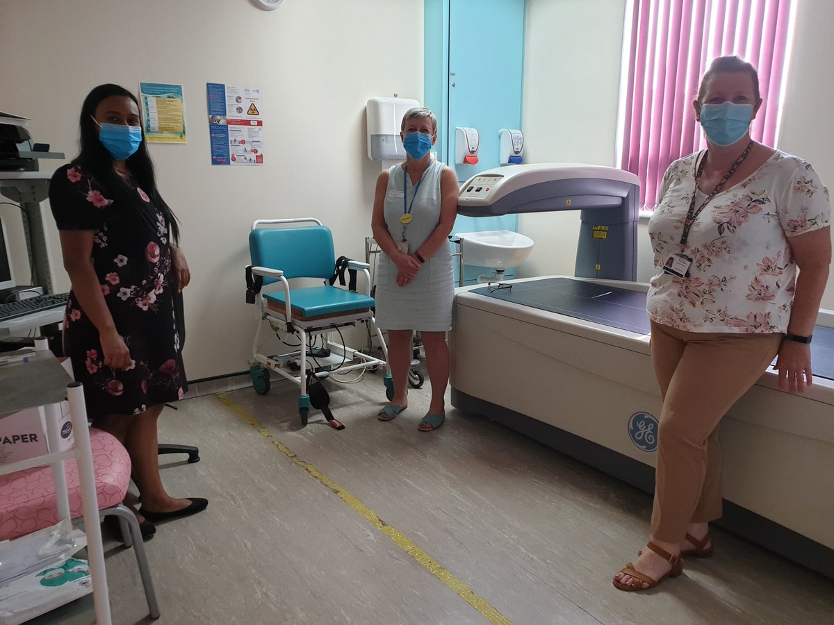 PHOSP_COVID's tweet photo. #PHOSP_COVID and we're off ...
👏👍🎉 
*first patient consented @uniofleicester * 
visit completed by Kate and Tracy - photo coming!
Great work by @singapuri_a @HargadonBev and Michelle Bourne.
Please tweet when you start recruiting ... pressure's on 😊 https://t.co/nVTtKyY8ze