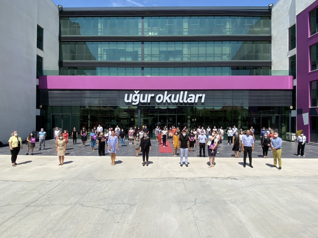 2020-2021 dönemi hizmet içi eğitim haftası, sosyal mesafe, maske ve temizlik şartlarına uyularak başladı. 🤩

Okullarınıza hoş geldiniz Uğurlu öğretmenlerimiz! 💜

#TürkiyeninEğitimGücüyüz
#EğitimdeUğur