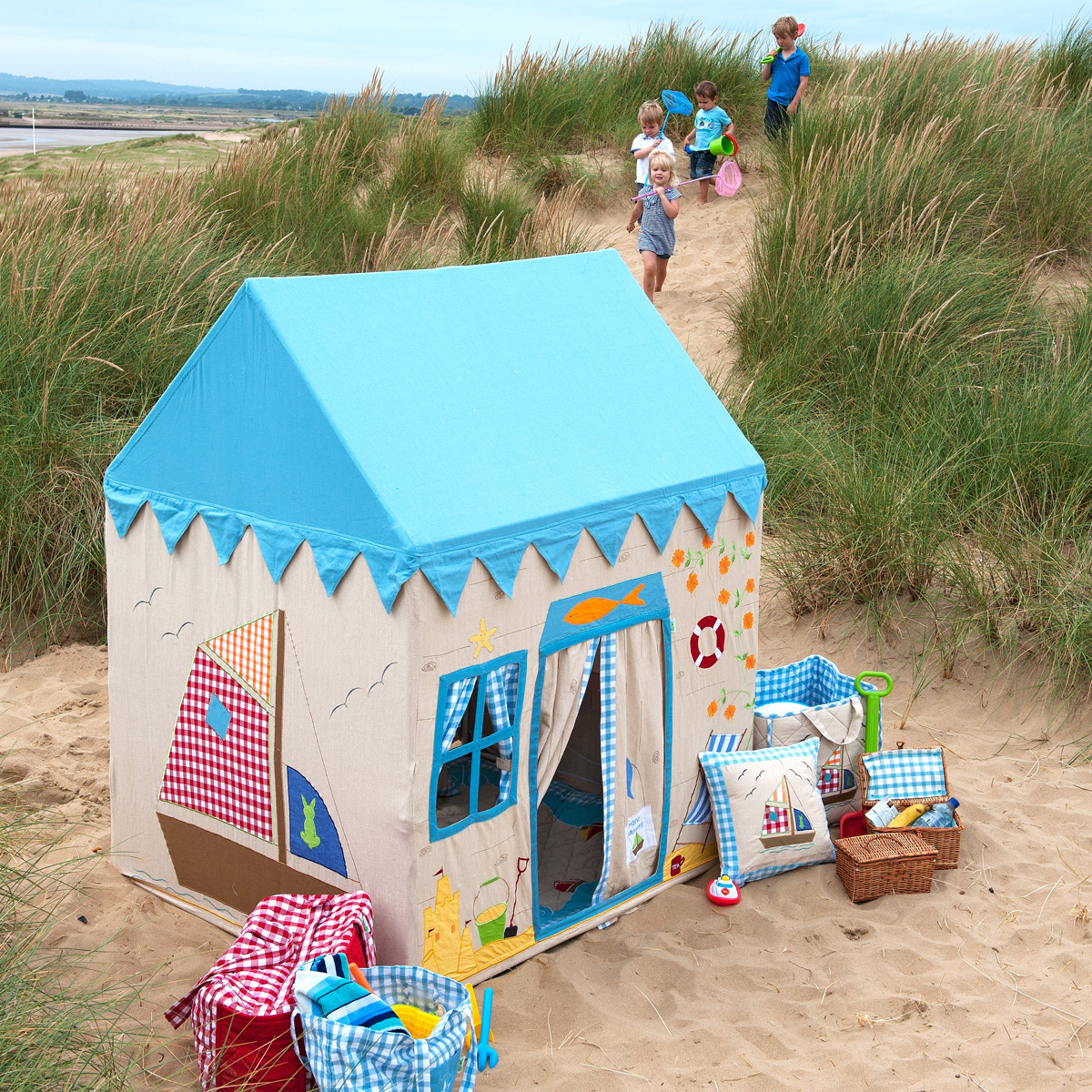 WinGreenKids's tweet photo. Happiness is a day at the beach! 🌊🎣🦀🍦 

#staycation #beachhouse #seaside #mywingreen https://t.co/wggMpvy72T