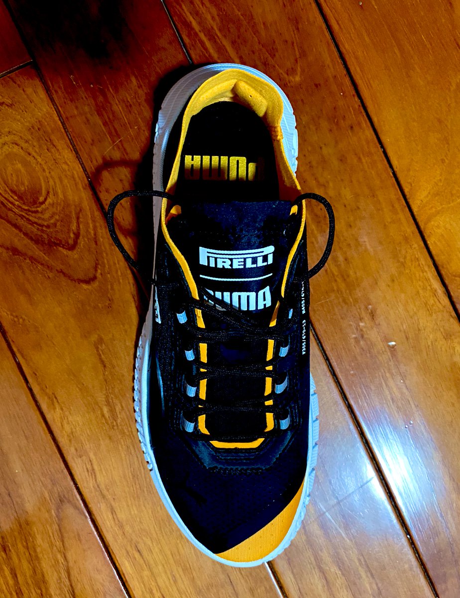 Rabbitmon's tweet photo. 我還是自己買了⋯ #PirelliDesign https://t.co/nt1zT3tryZ