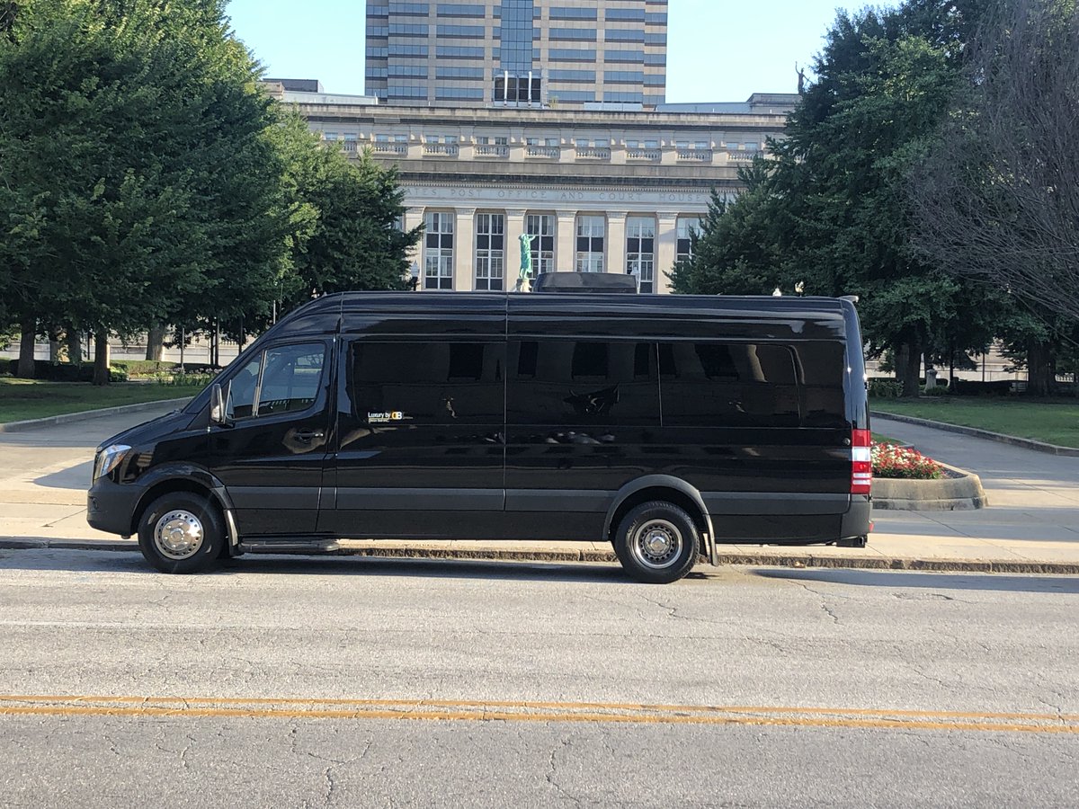 LuxuryByDB's tweet photo. Another great weekend worth of client activity! THANKS! #Wedding #WeddingDay #weddingtransportation #WeddingPlanners #WeddingPhotography #BridalParty #BrideGroom @CrownePlaza #Indy #VisitIndy @events_dnicole @AskPayne @jpconcierge https://t.co/gw3htdOKcz