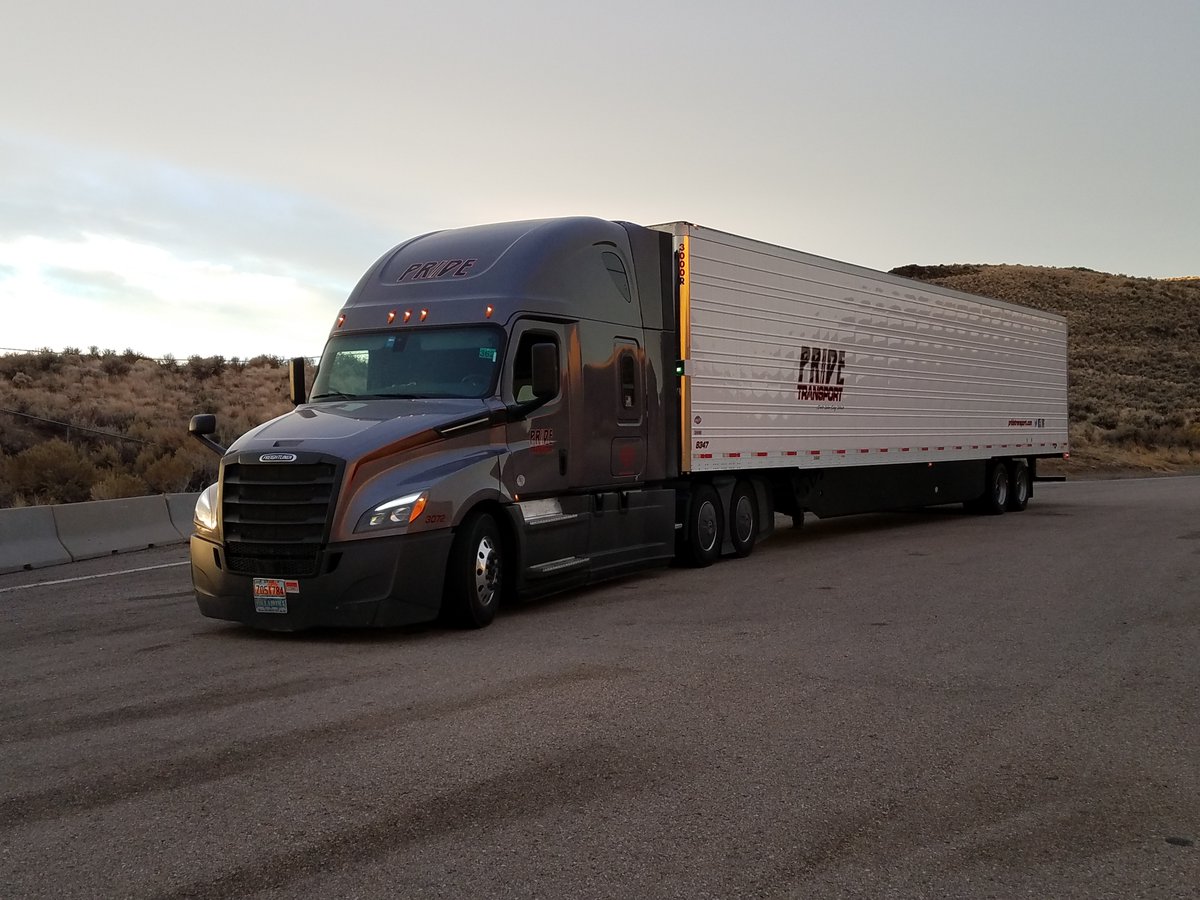 Pride_Transport's tweet photo. The sun is setting on another great day. Happy Friday Pride Fam π #drivepride #truckerdaily https://t.co/py8FotIQaF
