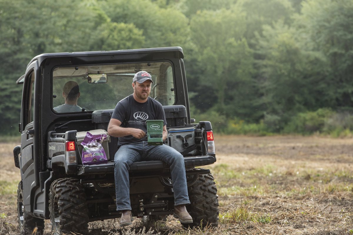 WhitetailPropTV's tweet photo. Listen, we’ve all been there. Do you have any secret tactics you use during #foodplotweek? The famous statement “work smarter, not harder” has many roles when it comes to food plots. And this image, is a perfect Monday representation of that.
@JohnDeere | @DEERNUTRITION https://t.co/tdEPncKY5h